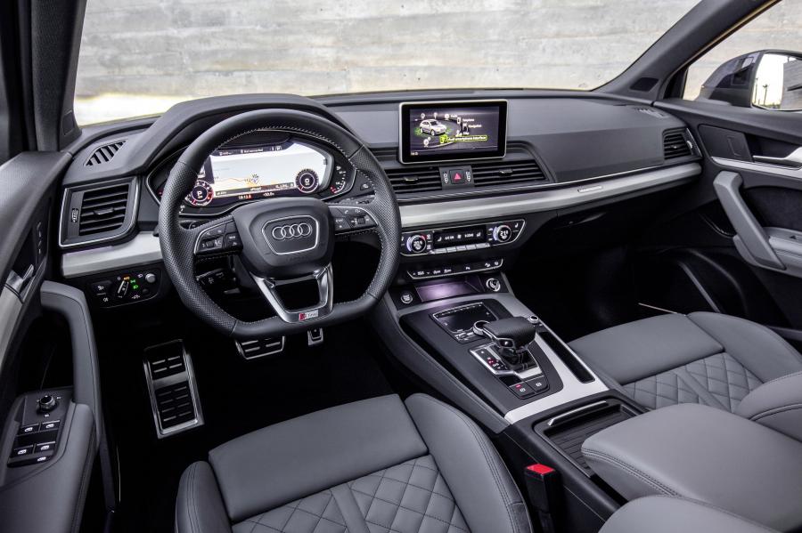 Торпедо Audi Q5 TFSI Quattro S-Line 2016 года  (WW) (фото 15 из 110)